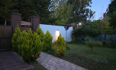 EXCELENTE CASA DE 8 AMBIENTES EN LOTE DE 1000m2- San Bernardo Del Tuyu