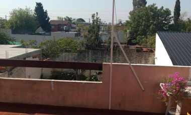 casa en venta Lomas de Zamora ideal dos familias