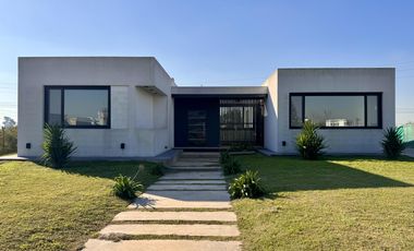 Casa a la venta barrio La Alameda Canning