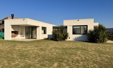 Casa a la venta barrio La Alameda Canning