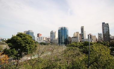 Oficina en Alquiler sobre Av 9 de Julio