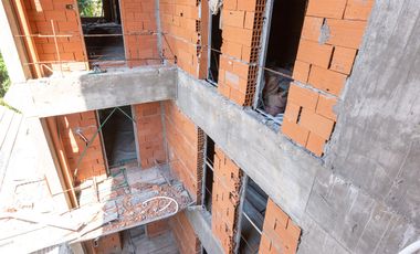 Departamento en venta de 2 amplios ambientes en General San Martin