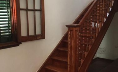 Casa en venta - 3 Dormitorios 3 Baños - Cochera - 381Mts2 - Vicente López