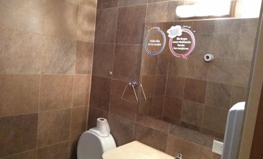 VENTA Oficina con 2 cocheras- Área Centro Este