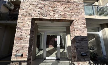 Departamento en venta en Castelar  con terraza privada