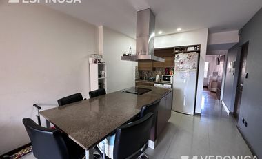Departamento en venta en Castelar  con terraza privada
