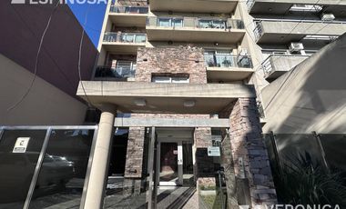 Departamento en venta en Castelar  con terraza privada