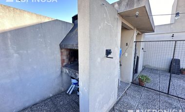 Departamento en venta en Castelar  con terraza privada