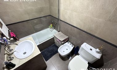 Departamento en venta en Castelar  con terraza privada