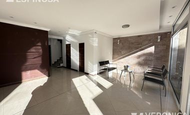 Departamento en venta en Castelar  con terraza privada