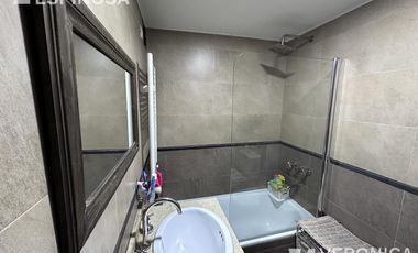 Departamento en venta en Castelar  con terraza privada