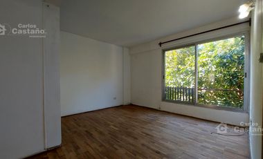 Exc. Zona del Bajo de Vte. López, 2 Amb. al Contrafrente, 2º Piso por Escalera, Muy Luminoso