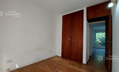 Exc. Zona del Bajo de Vte. López, 2 Amb. al Contrafrente, 2º Piso por Escalera, Muy Luminoso