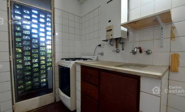 Exc. Zona del Bajo de Vte. López, 2 Amb. al Contrafrente, 2º Piso por Escalera, Muy Luminoso