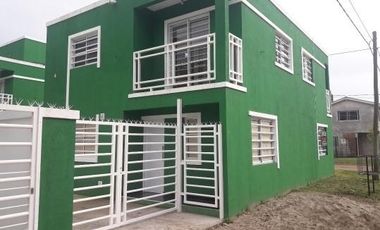 Departamento en venta - 3 dormitorios 2 baños - 70mts2  - Mar De Ajo
