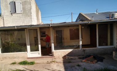 Casa en venta - 5 dormitorios 2 baños - 120mts2 - Junin