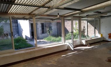 Casa en venta - 5 dormitorios 2 baños - 120mts2 - Junin