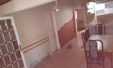 Casa en venta - 5 dormitorios 2 baños - 120mts2 - Junin