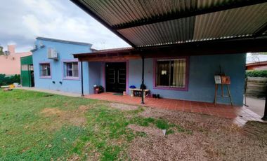 Casa en venta - 4 dormitorios 2 baños - 120mts2  - Exaltación De La Cruz