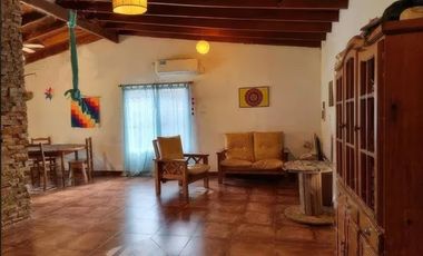 Casa en venta - 4 dormitorios 2 baños - 120mts2  - Exaltación De La Cruz