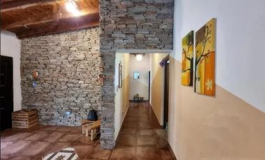 Casa en venta - 4 dormitorios 2 baños - 120mts2  - Exaltación De La Cruz
