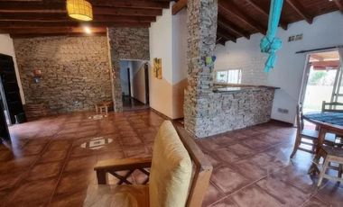 Casa en venta - 4 dormitorios 2 baños - 120mts2  - Exaltación De La Cruz