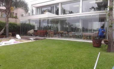 CALIDAD PREMIUM AL MEJOR ESPEJO DE AGUA