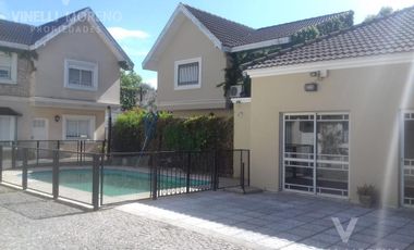EXCLUSIVO TRIPLEX PILETA SUM