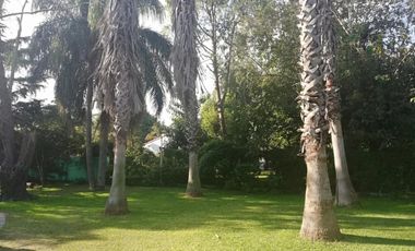 Casa en venta - 4 Dormitorios 3 Baños - Cochera - 2.200Mts2 - Florencio Varela