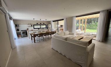Casa en Alquiler- Barrio Senderos IV Lote 497 de Costa Esmeralda - Cul de sac