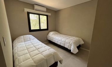 Casa en Alquiler- Barrio Senderos IV Lote 497 de Costa Esmeralda - Cul de sac
