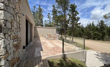 Casa en Alquiler- Barrio Senderos IV Lote 497 de Costa Esmeralda - Cul de sac