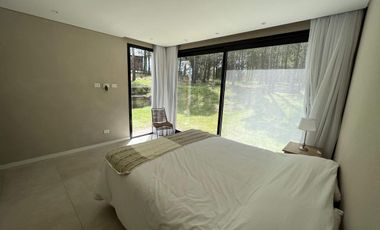 Casa en Alquiler- Barrio Senderos IV Lote 497 de Costa Esmeralda - Cul de sac