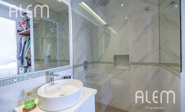 Departamento de 3 dormitorios en venta en  Lomas