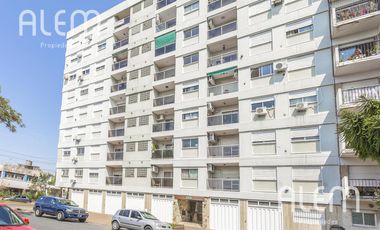 Departamento de 3 dormitorios en venta en  Lomas
