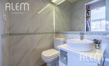 Departamento de 3 dormitorios en venta en  Lomas