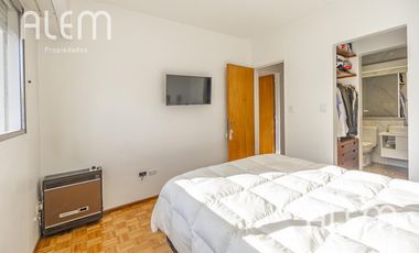 Departamento de 3 dormitorios en venta en  Lomas