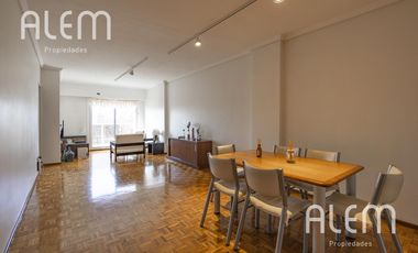 Departamento de 3 dormitorios en venta en  Lomas