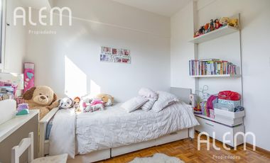 Departamento de 3 dormitorios en venta en  Lomas