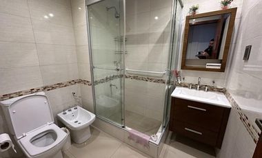 Casa en Ezpeleta Este, a pasos de la estación