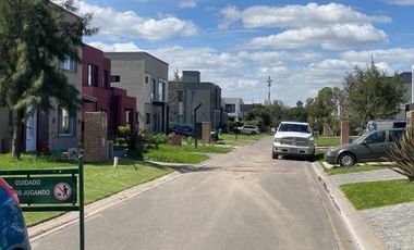 Lote en barrio privado Brisas de Adrogue