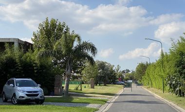 Lote en barrio privado Brisas de Adrogue