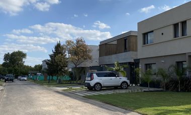 Lote en barrio privado Brisas de Adrogue