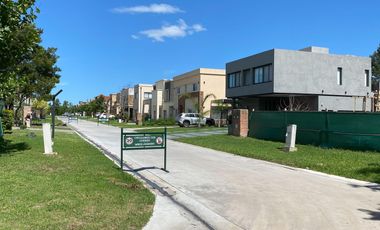 Lote en barrio privado Brisas de Adrogue