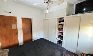Venta casa 4 ambientes con patio y terraza en Wilde