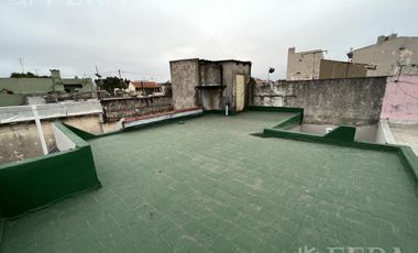 Venta casa 4 ambientes con patio y terraza en Wilde