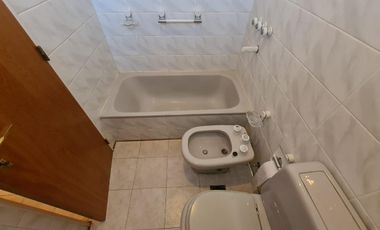 Duplex de 3 dormitorios - Pje Storni 757  (Cochabamba y Laprida)