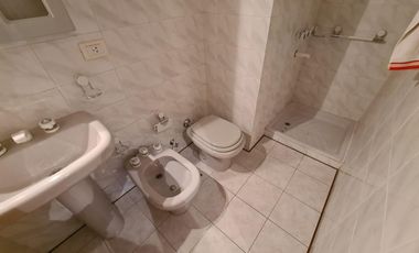 Duplex de 3 dormitorios - Pje Storni 757  (Cochabamba y Laprida)