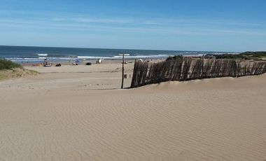 Cariló - Excelente casa sobre línea del mar ALQUILER Y VENTA