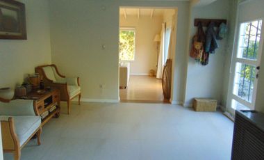 Casa en venta - 3 dormitorios 2 baños - 200mts2 - Azul
